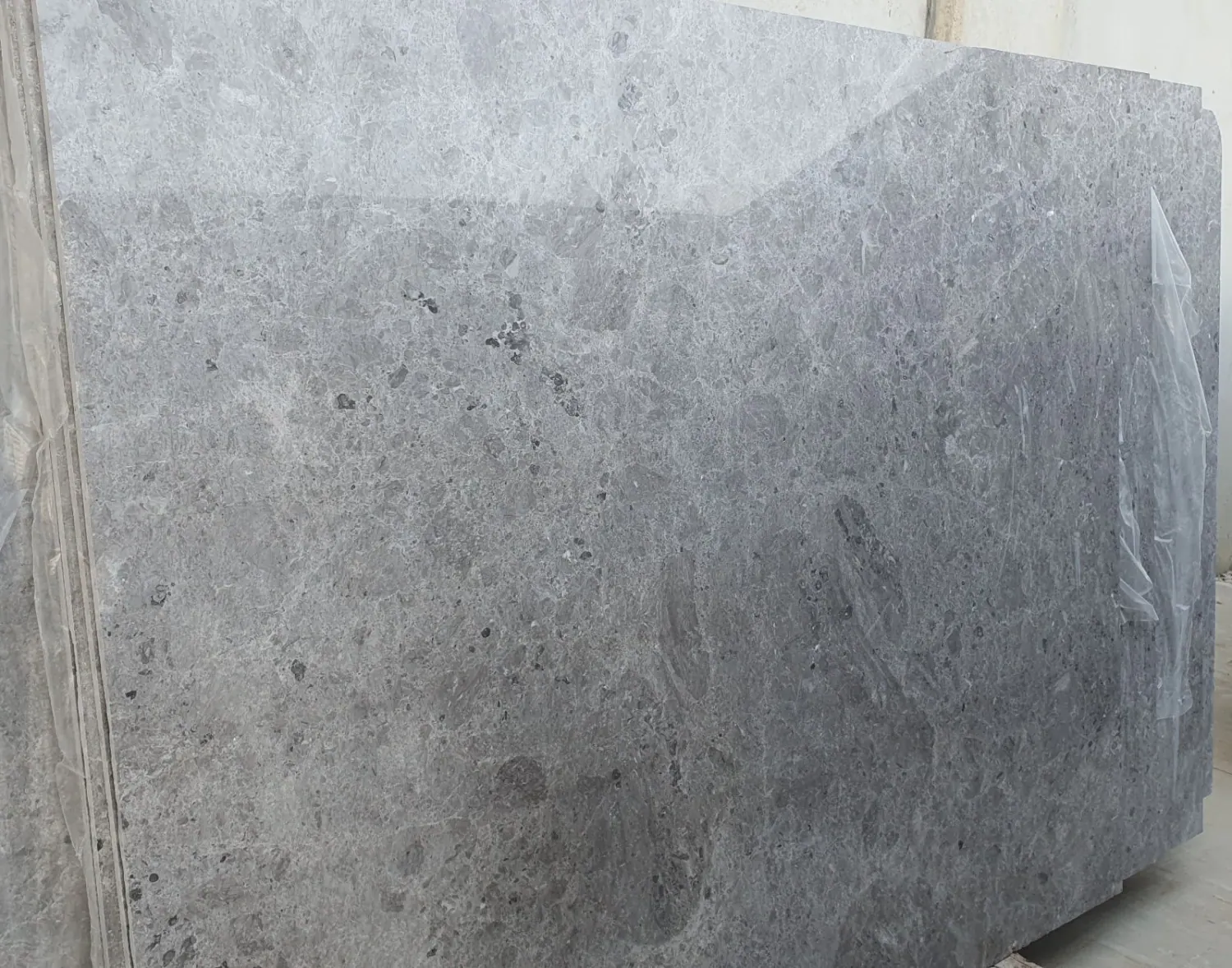 Tundra Grey plaka yüzeyi
