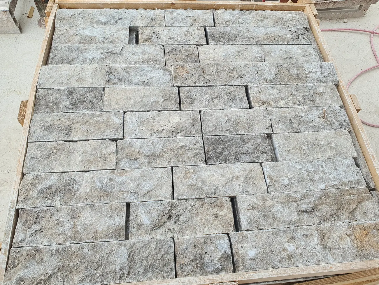 Silver Traverten — 2